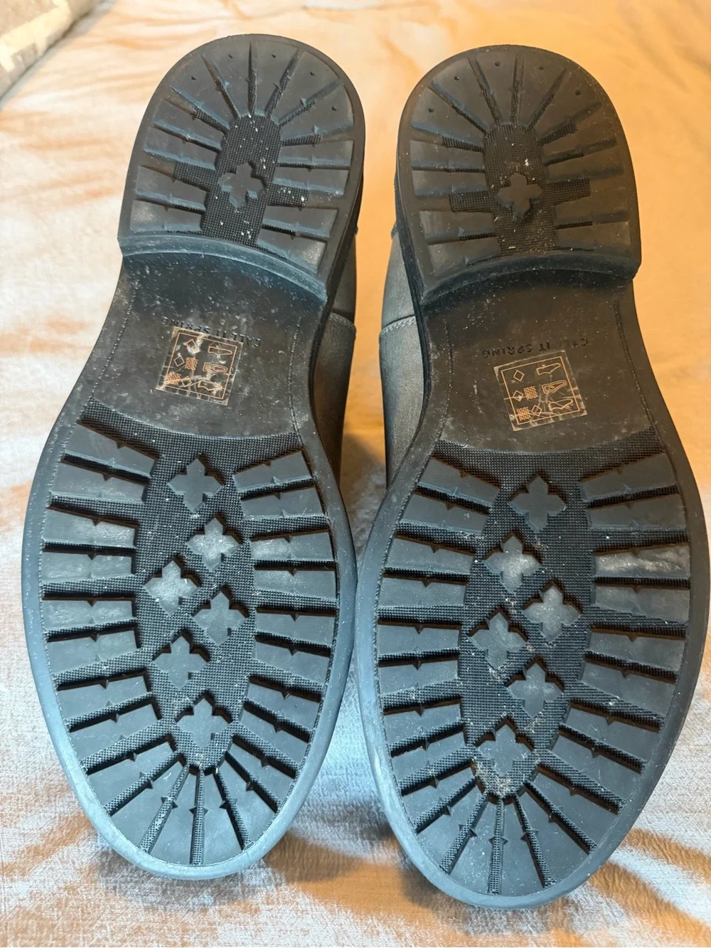 Men's Grey Chukka Boots with Orange Pull Tabs, only worn twice!!